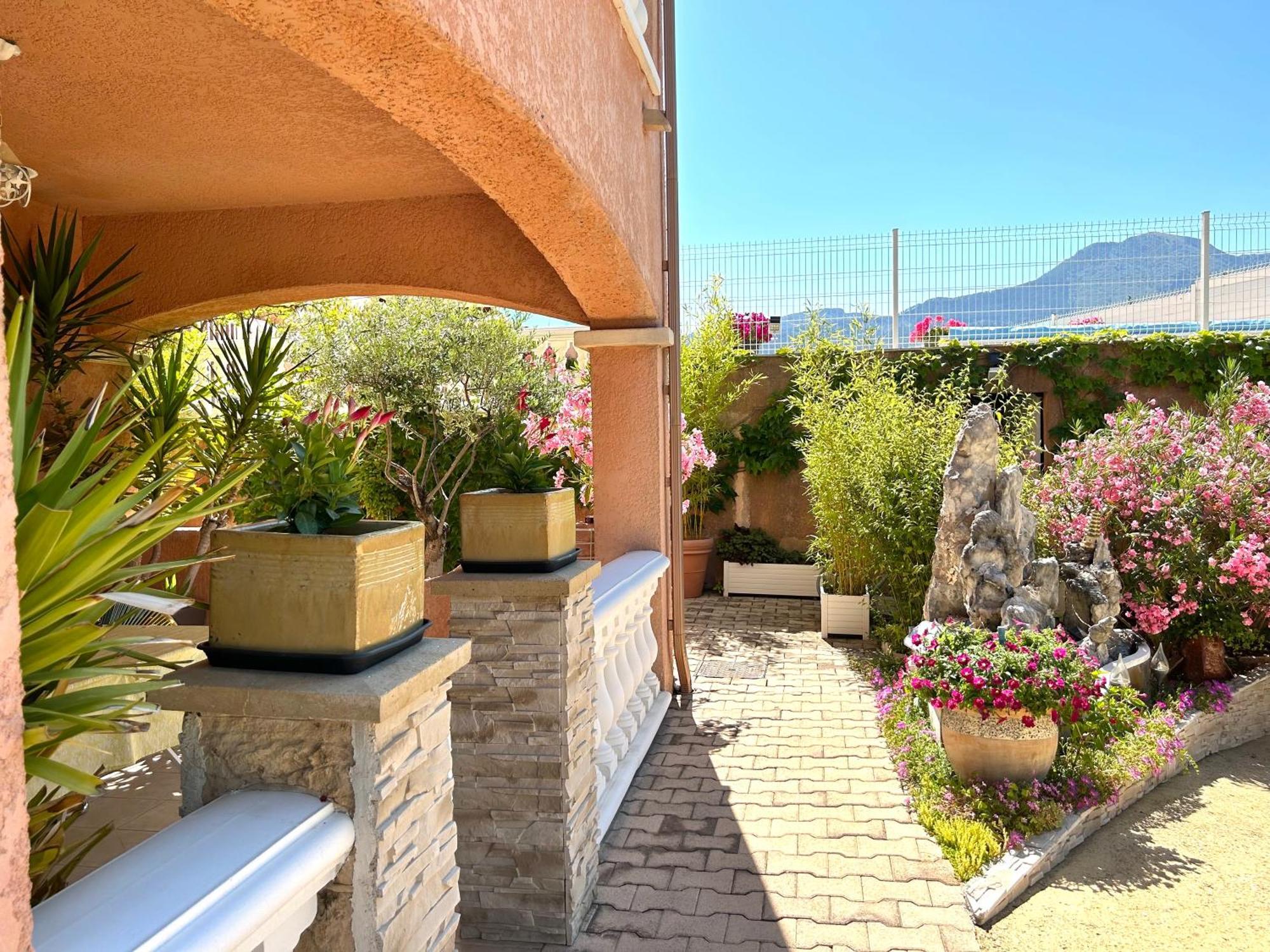 Chambres d'hôtes Les Noisetiers Digne-les-Bains Exterior foto